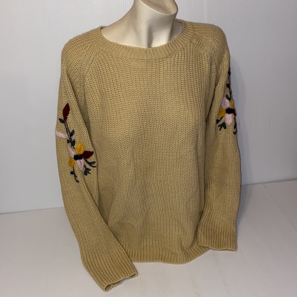 Mystree tan knit sweater embroidered floral arm shoulder flowers small s - Picture 1 of 12